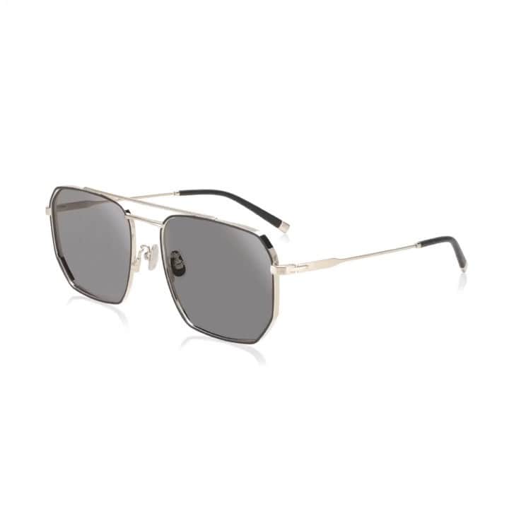 のインスタグラム：「We are here to support those who want to reconnect with nature and enjoy the outdoors more. We're offering a limited time special of $0 Polarized Lens Upgrades ($120 regular retail). Polarized sunglasses help with UV protection and most outdoor activities.   You can also explore your personal style by customizing any frame and adding either brown or gray polarized lenses with 70% tint.  Learn more at jins.life/free-polarized-lenses」