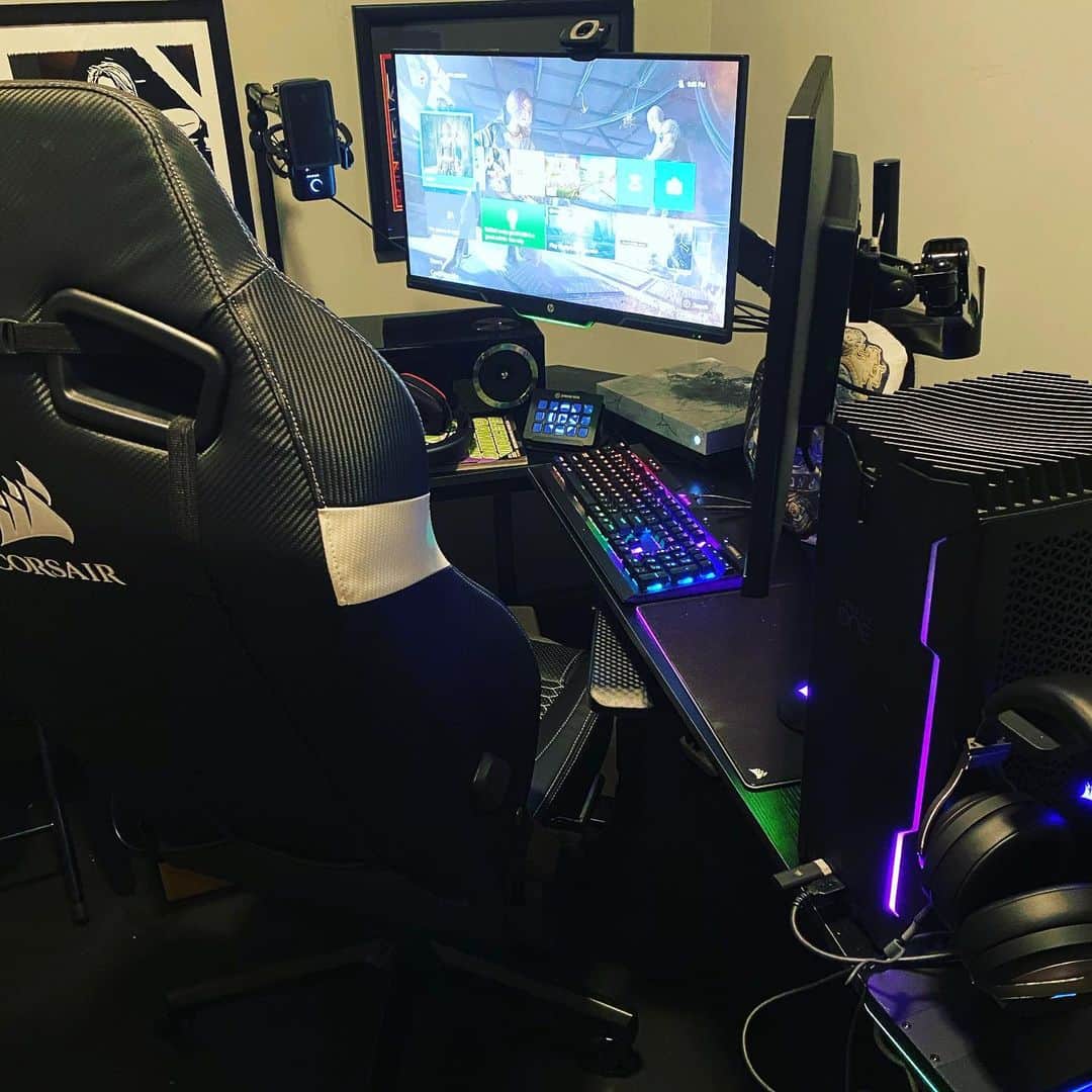 アレン・ジョーンズのインスタグラム：「Special thank you too Corsair, my official sponsor for this amazing setup. #corsair」