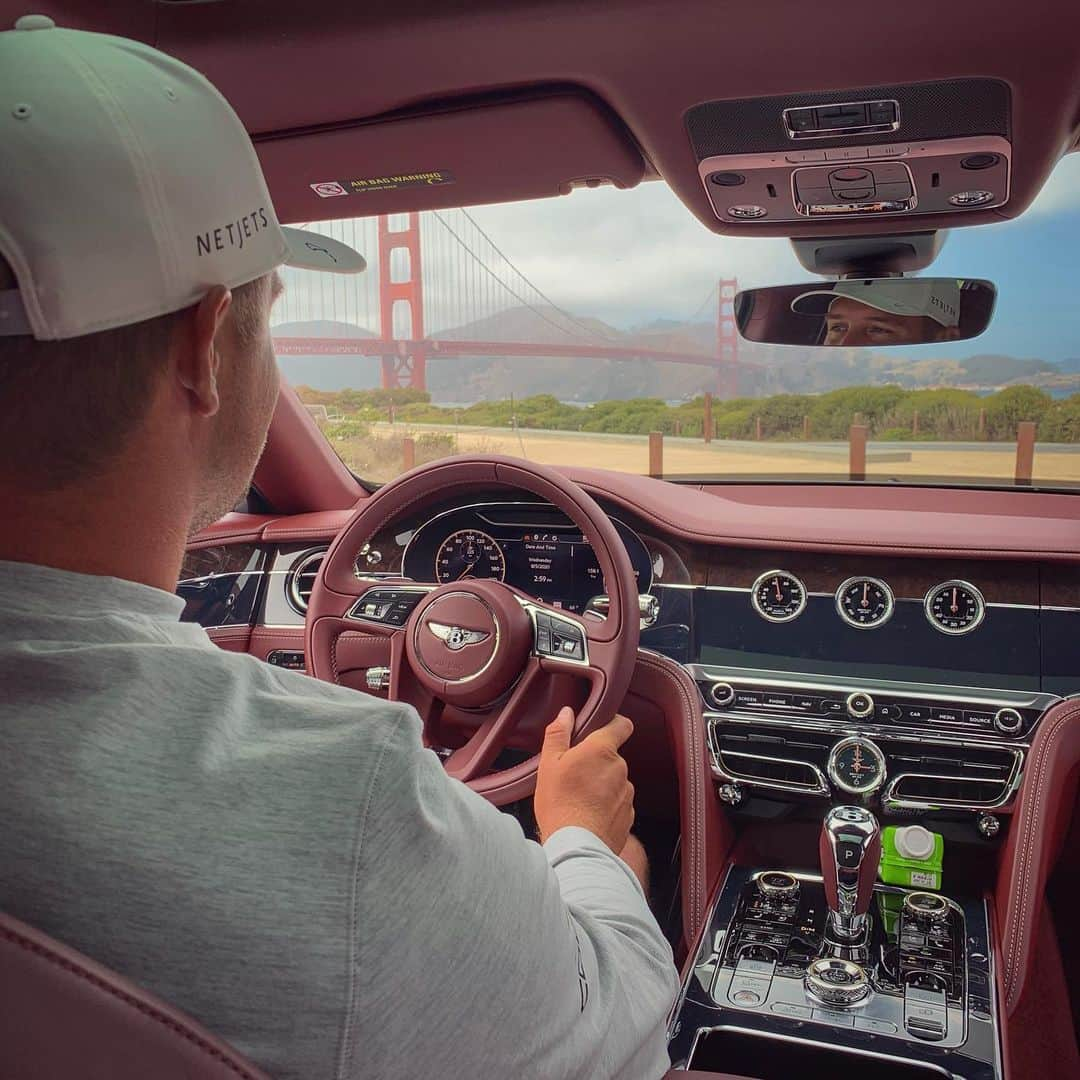 ブライソン・デチャムボーさんのインスタグラム写真 - (ブライソン・デチャムボーInstagram)「Taking in the sights in the all new 2020 #Bentley #FlyingSpur. Saw the Golden Gate Bridge and cruised down Lombard Street. Thank you @bentleymotors for the awesome ride this week! Ready to go at the @pgachampionship 👊🏼 #bentleyambassador」8月6日 10時15分 - brysondechambeau