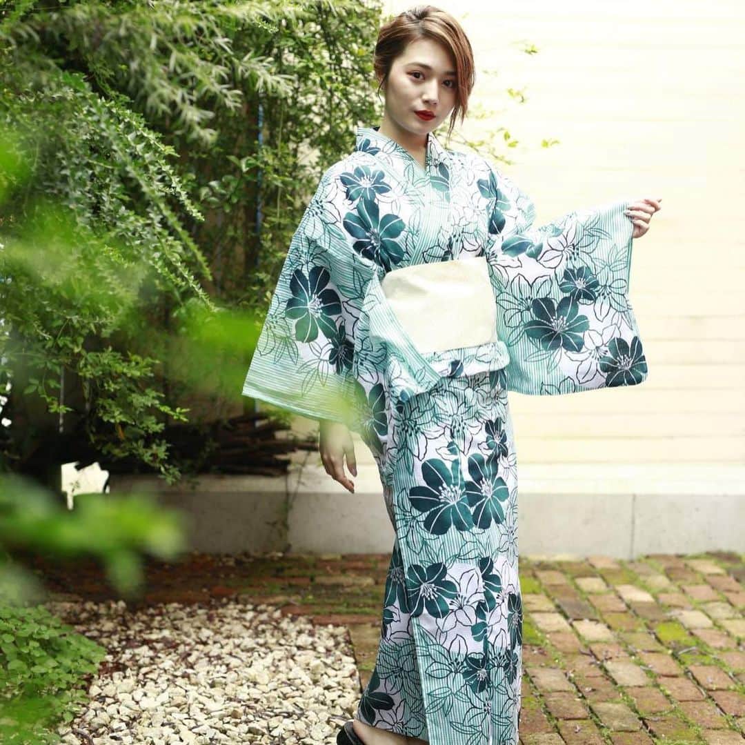 浪花ほのかさんのインスタグラム写真 - (浪花ほのかInstagram)「みんなもう応募したかな〜？？😍😍 #しまむら で開催中の浴衣キャンペーンになつえちゃんと一緒に出ます！ 抽選50名の方をオンラインイベントにご招待！ 私達とお楽しみゲームコーナーやトークコーナー、プレゼント企画まで盛りだくさん♪ 応募期間は8/10(月)までだからお早めに🙊 詳しくはしまむらのHPをチェックしてね🖤  https://www.shimamura.gr.jp/shimamura/featured/yukata/?xref=2  みんなに会えるの楽しみにしてるよ！  #しまむら #しまむら夏祭　#ほのばび　#なちょす　#PR　@grshimamura」8月6日 10時26分 - hnoa_z