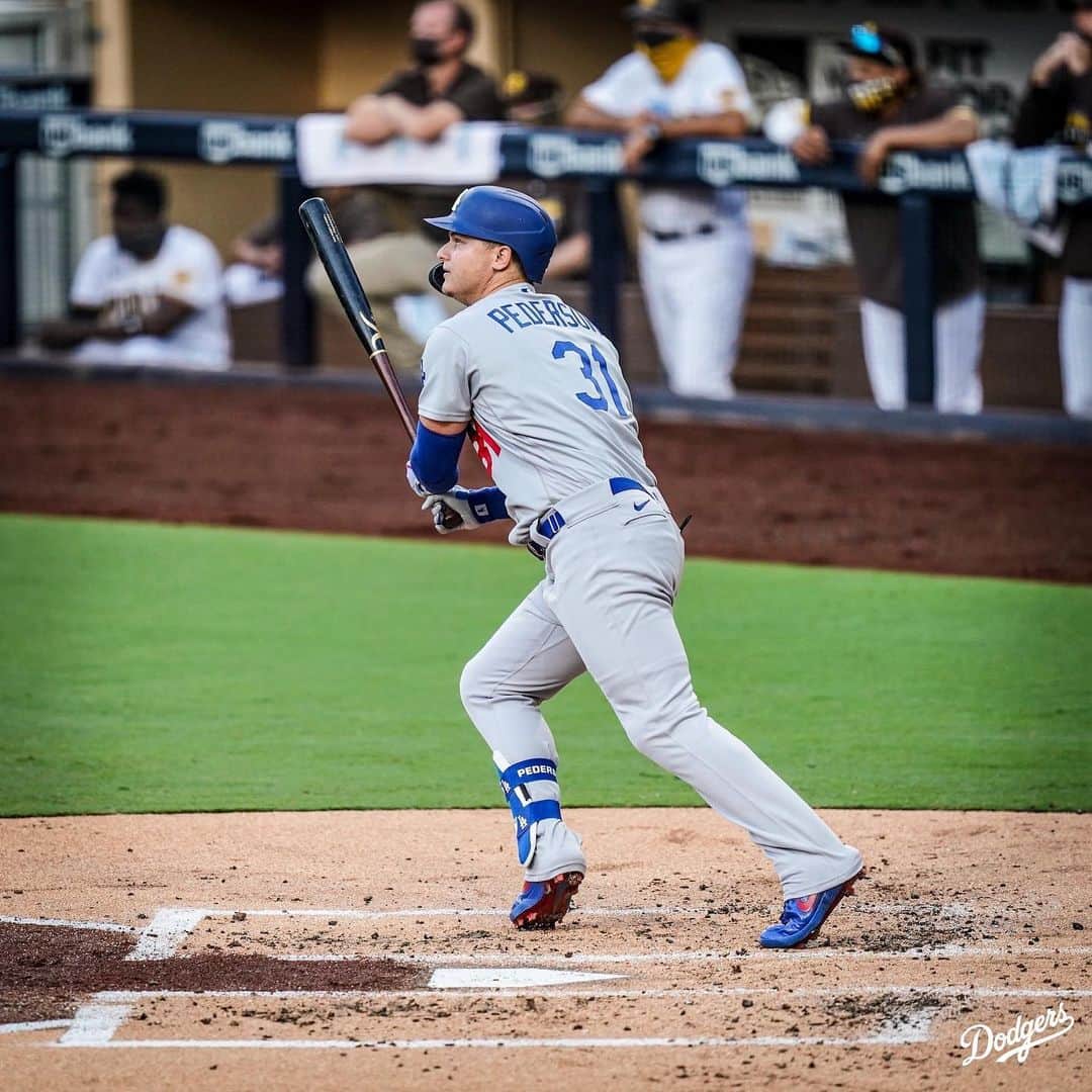 Los Angeles Dodgersさんのインスタグラム写真 - (Los Angeles DodgersInstagram)「A hanging curve? @yungjoc650 will make you pay.」8月6日 10時53分 - dodgers