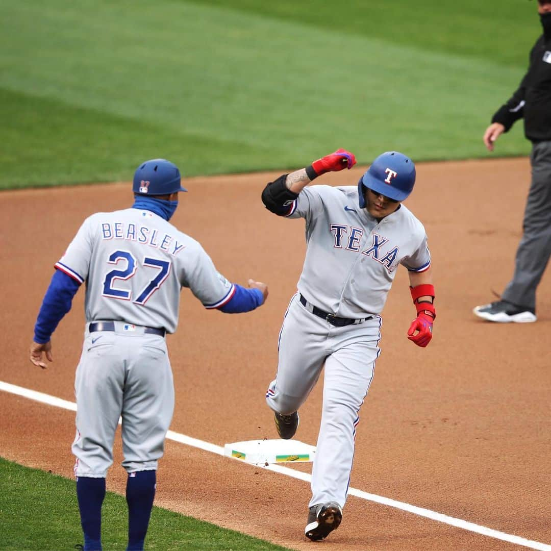 テキサス・レンジャーズさんのインスタグラム写真 - (テキサス・レンジャーズInstagram)「Shin-Soo "First Pitch" Choo.」8月6日 10時55分 - rangers