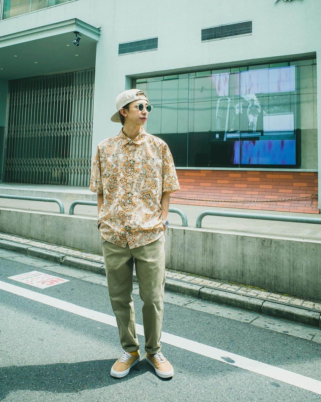 雄三 雨宮さんのインスタグラム写真 - (雄三 雨宮Instagram)「beige  style🌴  キャップ　#standardcalifornia  シャツ　#tenderloin  パンツ　#dickies  スニーカー　#vans   #oceantokyo #oceantokyoOVER #メンズヘア #メンズファッション #メンズパーマ #メンズ髪型 #メンズヘアカタログ #メンズモデル #雨宮雄三#雨スタ」8月6日 11時00分 - amezooon