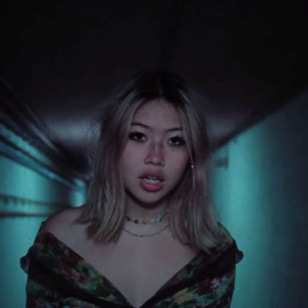 Vevoさんのインスタグラム写真 - (VevoInstagram)「@radvxz screams out "Sorry" in the latest release from her upcoming debut album, 'Fake It Flowers." 🌼 Watch now and get deep in your feels. ⠀⠀⠀⠀⠀⠀⠀⠀⠀ ▶️[Link in bio] #Beabadoobee」8月6日 11時05分 - vevo