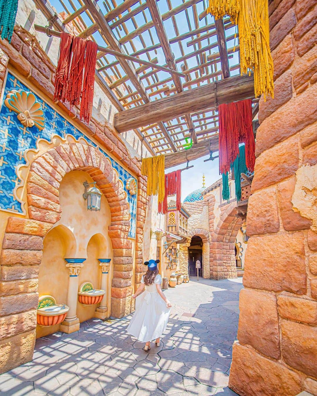 Kahoさんのインスタグラム写真 Kahoinstagram マスク姿だといい感じの写真が撮れない って時は後ろ姿で ディズニーシーの後ろ姿写真スポットと 撮り方のポイントを簡単にまとめたブログ 今夜アップ予定です この写真はアラビアン