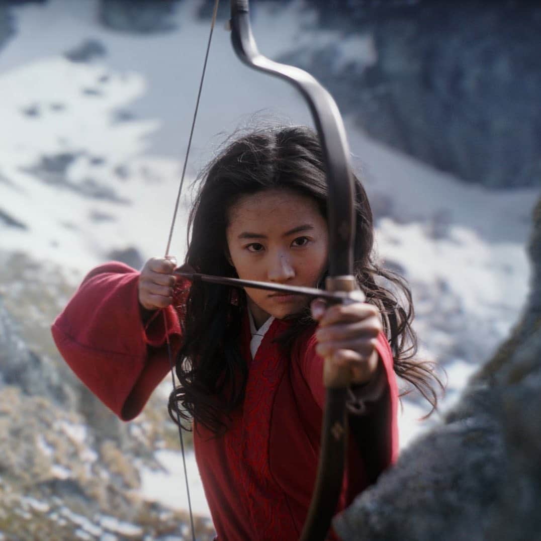 E! Onlineさんのインスタグラム写真 - (E! OnlineInstagram)「Disney's live-action #Mulan is coming to Disney+! Let's get down to business with all the other films being released early on-demand, at the link in our bio. (📷: Disney Enterprises, Inc.)」8月6日 2時17分 - enews