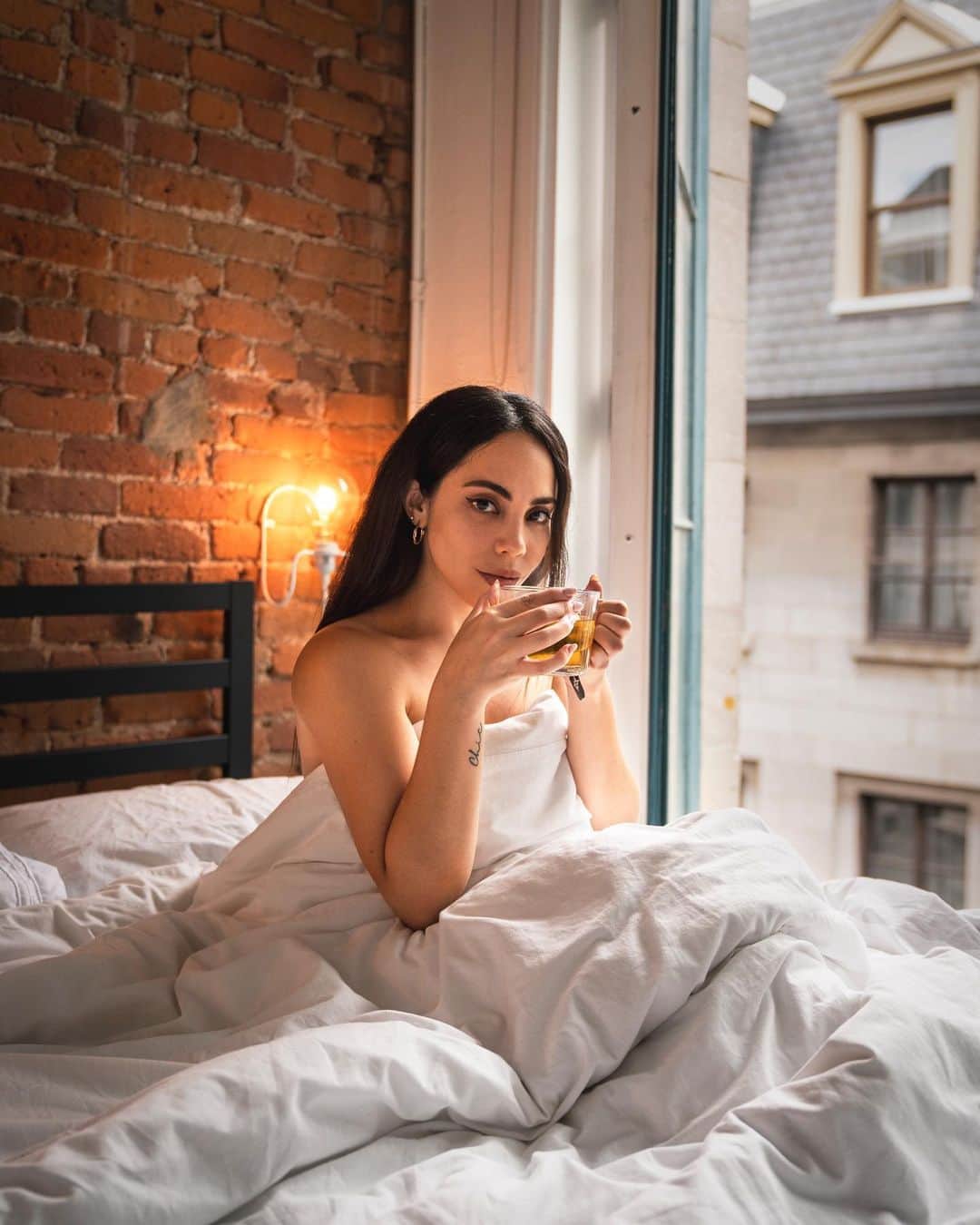 Katy Esquivelのインスタグラム：「Mi definición de “morning lover” ☀️😌 @alcove.hq  . Shot by @refinedmoment」