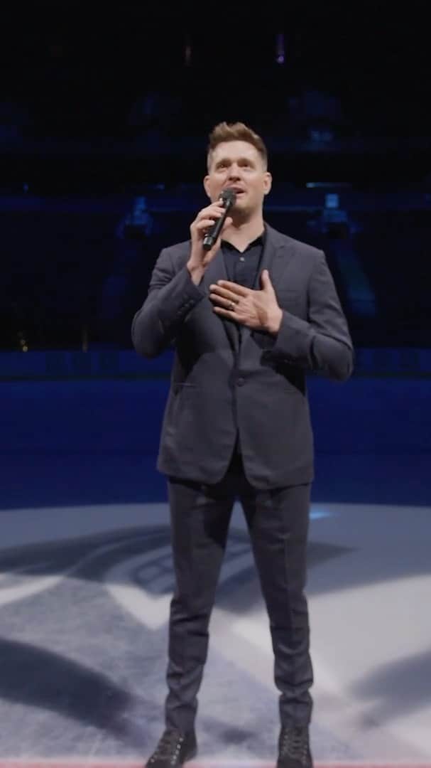 マイケル・ブーブレのインスタグラム：「It’s no secret how passionate I am about this game, it was an honour to sing our National Anthem to kick off 2020 Stanley Cup Finals.   CC: @NHL  #hockeyisback #gocanucksgo」