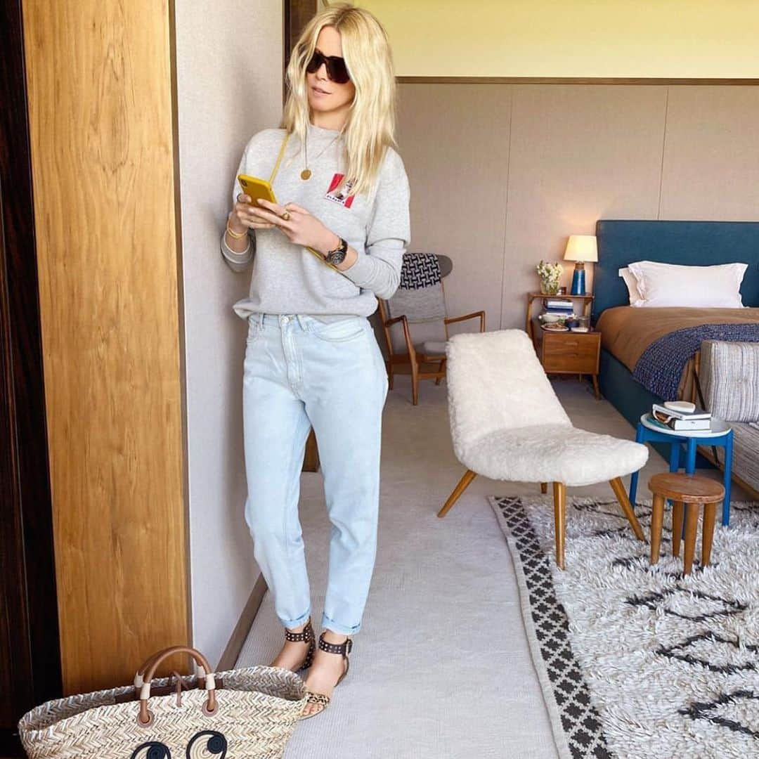 エムアイエイチジーンズのインスタグラム：「The one and only @claudiaschiffer in  the Mimi jean. Summer denim at its best 👌  #mihjeans #britishheritage」