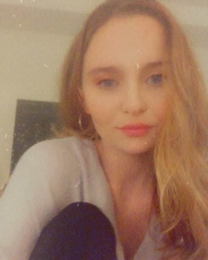 キーリー・マーシャルのインスタグラム：「I’m in a constant state of bed head 🤷🏼‍♀️」