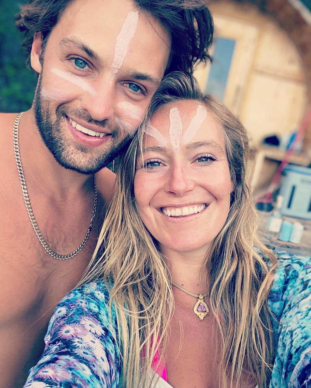 ジェイミー・アンダーソンのインスタグラム：「Free spirited, fun, adventurous, kind, talented, compassionate, handsome and charming are just a few of the great qualities my best friend has! You really are amazing  and I’m so blessed to have you in my life! 💙💙💙 Happy birthday babe!」