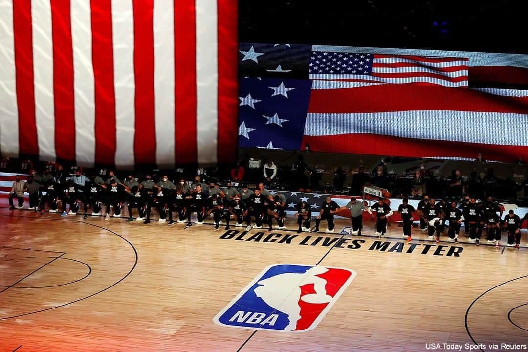 ABC Newsさんのインスタグラム写真 - (ABC NewsInstagram)「Ahead of the Houston Rockets and Portland Trail Blazers game at The Arena at ESPN Wide World of Sports Complex, players, coaches and staff took a knee during the national anthem with "Black Lives Matter" displayed on the court. #nba #basketball #sports」8月6日 3時59分 - abcnews