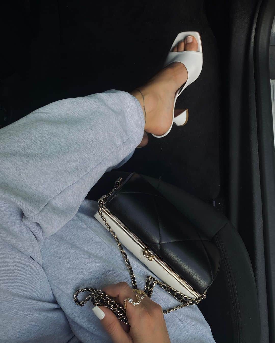 ペニーレ・タイスベックのインスタグラム：「Late night cruise」