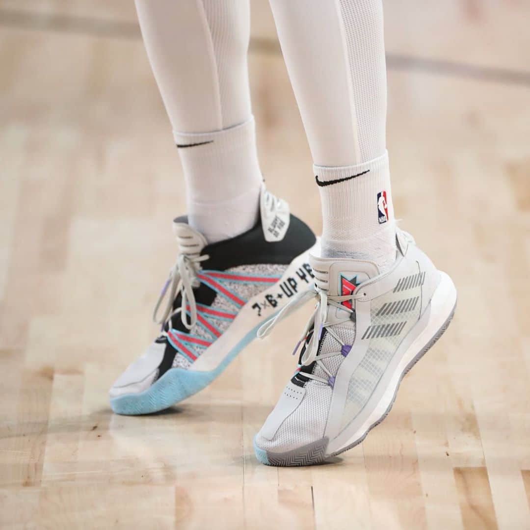 デイミアン・リラードのインスタグラム：「🎮 @adidashoops keeping me laced in the bubble. #VideoGameDame colorway of my #Dame6! /// #NBAKicks #KicksOnCourt #NBABubble #YKWTII ⌚️」