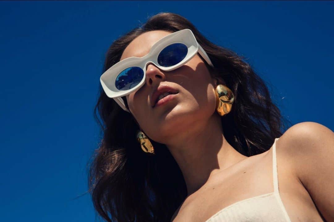 Monica Sordoのインスタグラム：「Current Mood via @thewebster 💛 Swimwear + Bold Jewelry #MonicaSordo」