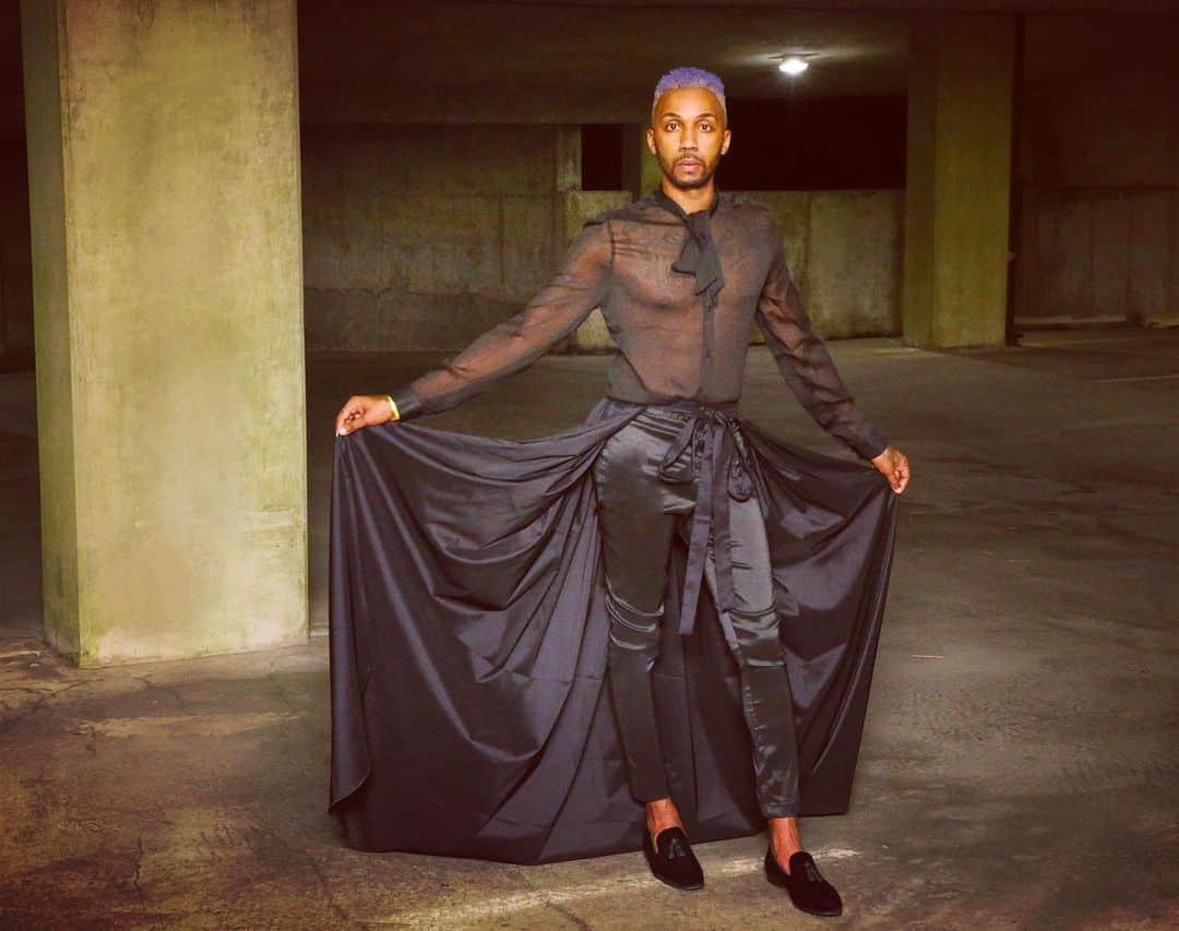 ザカリー・クイントのインスタグラム：「PROUD TO PASS THE PLATFORM TO:  @iamgmjohnson  Hello all! My name is George M Johnson. I am a Black queer non-binary writer, activist and author of the bestselling book All Boys Aren't Blue. My work primarily discusses the intersections of race, gender, and sexuality while centering the Black experience outside of the white gaze. This Friday, I will be having an amazing discussion with Zachary covering topics of police brutality, abolition, queerness, racism and so much more as part of the #PassThePlatform series. I hope you all come to join us for a robust discussion.   Photo: @seanhowardphoto Stylist: @callmebailey Pants: @matthewreismancollection by @matthewreisman」