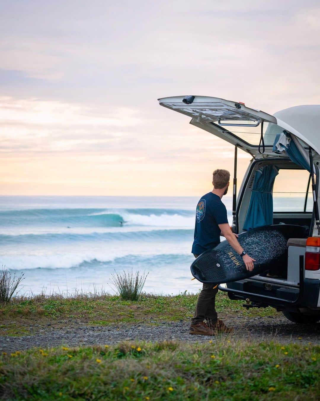 Travis Burkeさんのインスタグラム写真 - (Travis BurkeInstagram)「After lockdown in New Zealand, 95% of the tourists were gone, the country successfully reached zero covid cases and we were back to traveling around the county in a van with a sense of solitude and appreciation that I know very few people will ever get the chance to experience. ⠀ No crowds, no chaos, just beautiful landscapes and incredibly welcoming locals. Why did we leave!? Haha ⠀ @albumsurf @sector9 @hippytree ⚡️ #NewZealand #vanlife #lifeaftercovid」8月6日 6時25分 - travisburkephotography