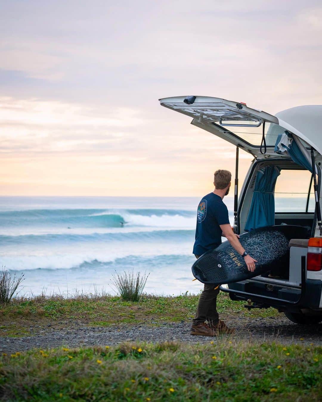 Travis Burkeのインスタグラム：「After lockdown in New Zealand, 95% of the tourists were gone, the country successfully reached zero covid cases and we were back to traveling around the county in a van with a sense of solitude and appreciation that I know very few people will ever get the chance to experience. ⠀ No crowds, no chaos, just beautiful landscapes and incredibly welcoming locals. Why did we leave!? Haha ⠀ @albumsurf @sector9 @hippytree ⚡️ #NewZealand #vanlife #lifeaftercovid」