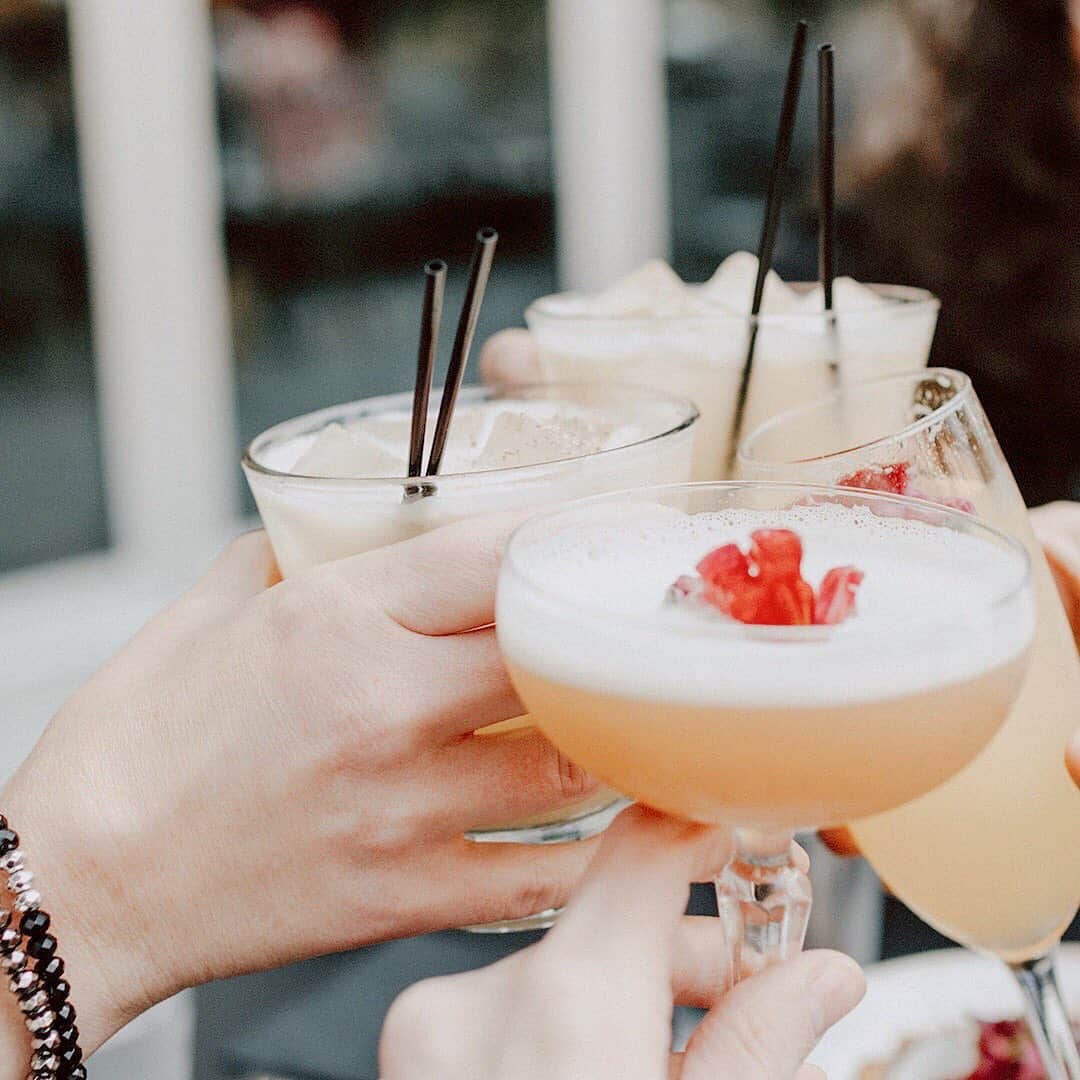ボトキエのインスタグラム：「Wednesday wisdom: Cocktails are a great mid-week pick-me-up • throw on your new flats & go grab one with your girls (or guys). #botkier #girlonthego」