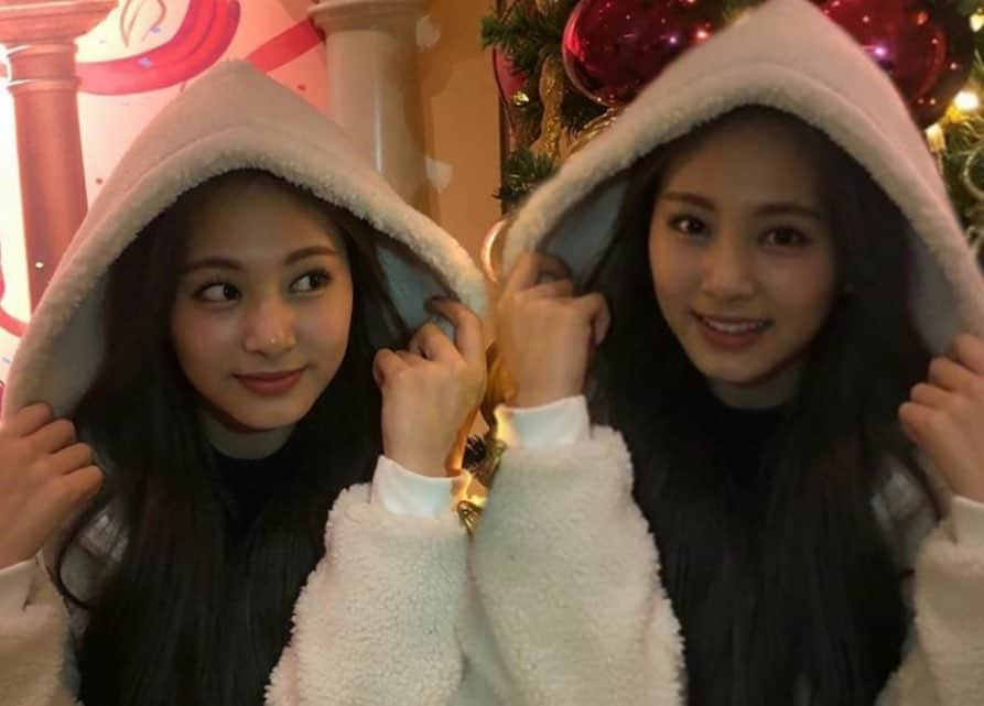 ツウィさんのインスタグラム写真 - (ツウィInstagram)「Imagine Tzuyu had a twin 😍」8月6日 7時04分 - chou_tzuyu