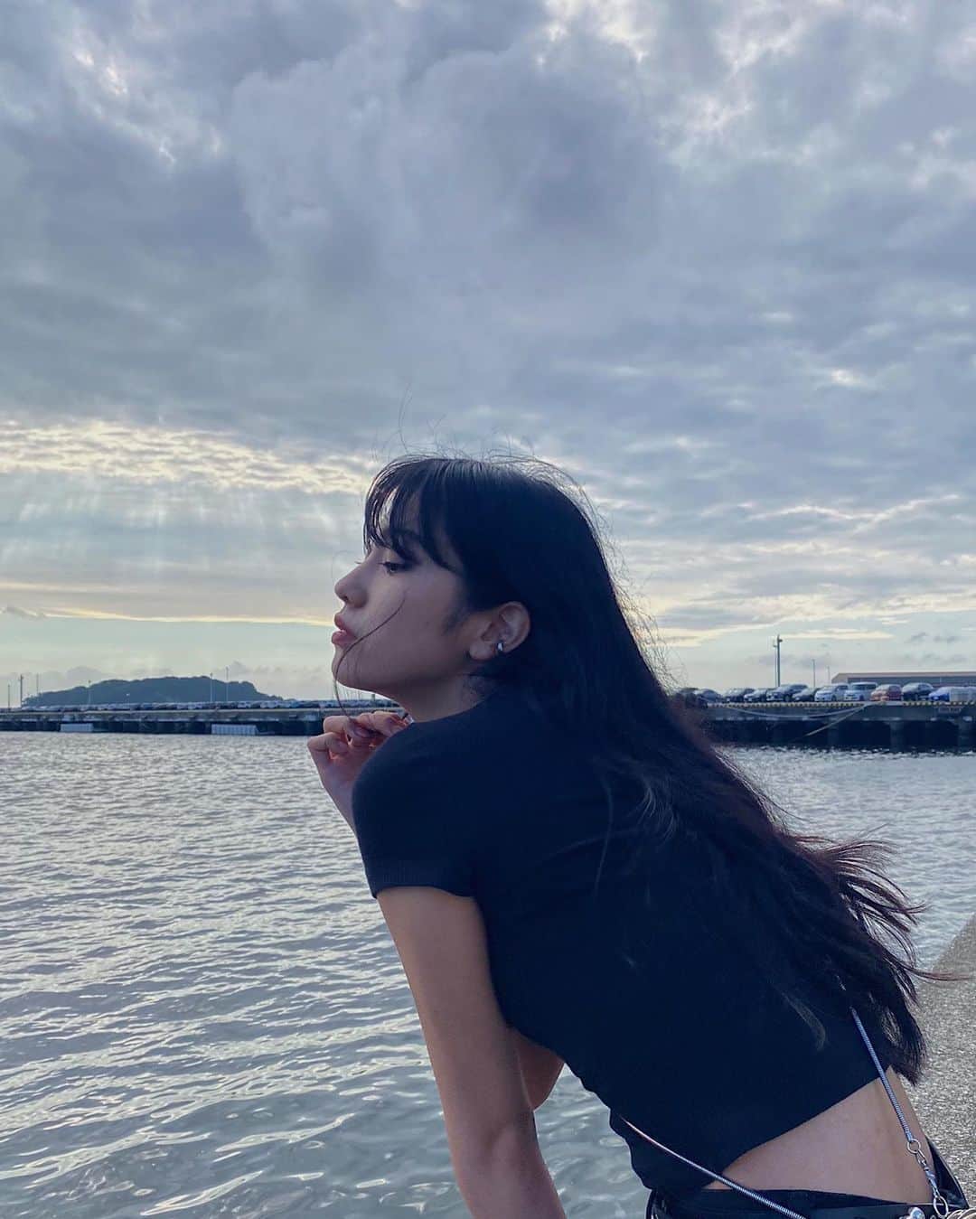 北澤舞悠（まゆちる）のインスタグラム：「いつかの海辺🌊」