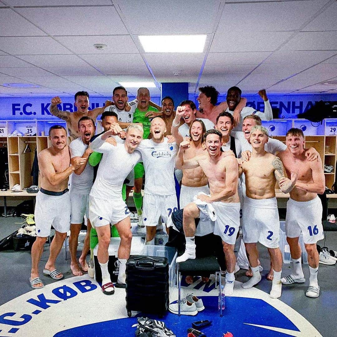 ギジェルモ・バレラのインスタグラム：「A 4tos de final...orgulloso de este equipo #comeon #fck @fc_kobenhavn」