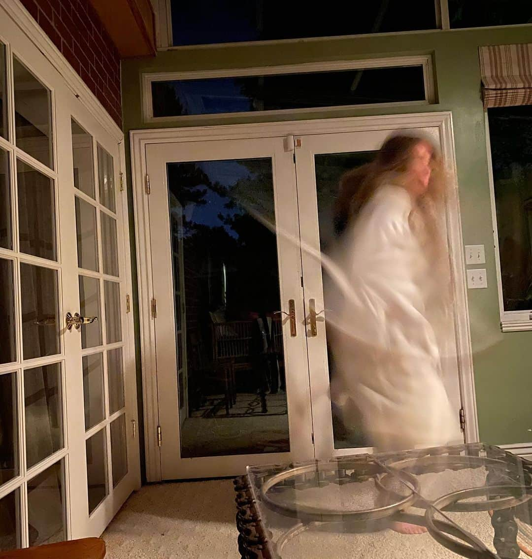 Kids Are the Worstさんのインスタグラム写真 - (Kids Are the WorstInstagram)「This is not a ghost.  it’s me in my robe at night running by the windows to lock up the house. This is a #sponsored post, but you know how seldom I partner with anyone unless I use it and love it. AND this is such a rad offer for YOU.   I don’t know the exact stories I heard as a child about strangers outside looking in your home at night, but even as a 41-year-old Mom, I still run past windows at night. It’s fine. I’m fine. Totally normal.   When we moved into our new home, we had a security system installed before we even changed the locks. We chose @SafeStreetsProtects, an ADT authorized provider, and have been so happy with the service and the features.   The thing I’m most excited about is that I can check my phone to see if all the doors are locked at night from my bed. No more running past dark windows. I’m so grown up now.   SPECIAL OFFER  for #kidsaretheworst from #SafeStreetsProtects is blowing my mind:   Get $850 in FREE* home security equipment, plus a free Smart Doorbell Camera (with video package)*, plus a $100 Visa gift card** from SafeStreets. There has never been a better time to protect our family and home. Go to SafeStreets.com/theworst ASAP and stop running past those dark windows. Don’t pretend you don’t do it, too.   This is a sponsored post written by me on behalf of SafeStreets, ADT Authorized Provider.   *with $99 installation charge and new monitoring agreement. Early termination fee applies.」8月6日 7時41分 - kidsaretheworst