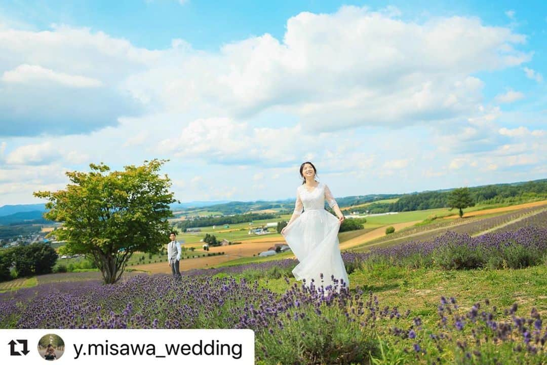 STUDIO SOLAさんのインスタグラム写真 - (STUDIO SOLAInstagram)「@y.misawa_wedding with @make_repost ・・・ やってきました北海道🙌  @studiosola_hokkaido   #フォト﻿ウェディング #前撮り﻿ #ロケーションフォト #北海道旅行 #札幌 #旭川 #小樽 #美瑛 #富良野 #結婚写真﻿ #結婚式準備﻿ #結婚準備﻿ #結婚式﻿ #ウェディングドレス ﻿ #ヘアメイク﻿ #ドレス試着 ﻿ #wedding ﻿ #weddingphotography ﻿ #東京カメラ部 ﻿ #igersjp ﻿ #日本中のプレ花嫁さんと繋がりたい ﻿ #cherish_photo_days ﻿ #チェリフォト﻿ #marry花嫁 ﻿ #婚紗攝影 ﻿ #婚紗 #日本婚紗 #北海道観光  #北海道ネイル #北海道カフェ」8月6日 7時57分 - studiosola_hokkaido