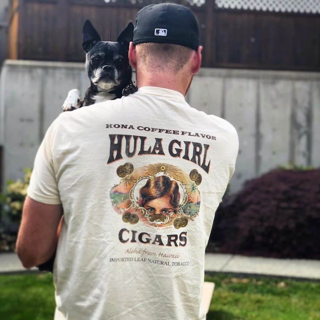 マリブシャツのインスタグラム：「Ready for these ruff days to end 🐾🤙🏼 Repost 📸: @grahambirnie_」