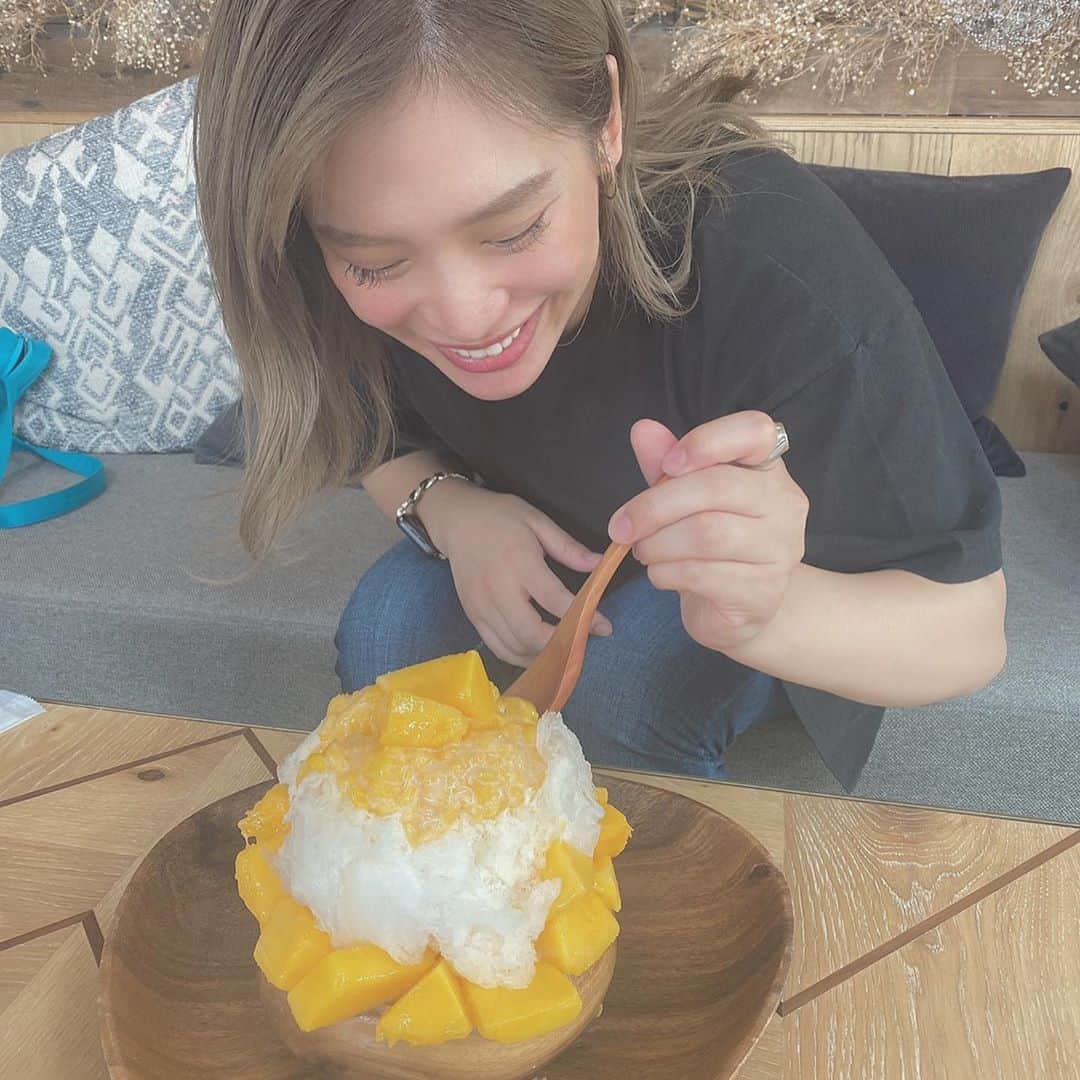 acaneのインスタグラム：「・ またカキ氷！！！笑笑 今年から毎年 夏はカキ氷食べにいくことを決めた。 ・ #カキ氷 #🍧 #ダイワ #mei #福岡 #フルーツサンド」