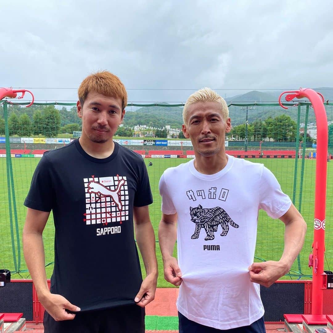 福森晃斗のインスタグラム：「札幌限定でTシャツが発売されました！ 自分とすげさんとお揃いのTシャツはいかがですか？笑」