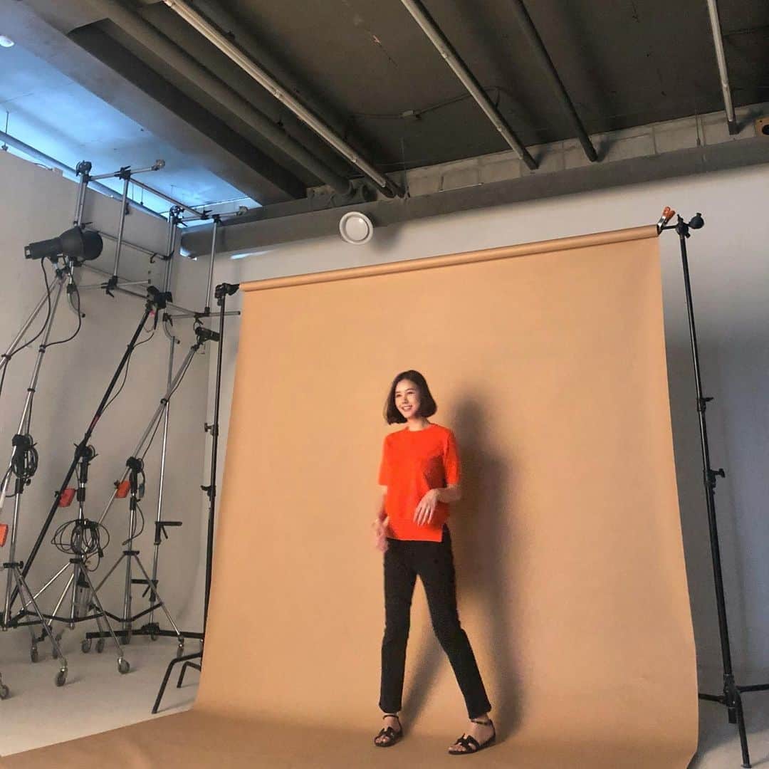 パク・ウンジさんのインスタグラム写真 - (パク・ウンジInstagram)「성격이 급한 저는..먼저 가을로 갔다왔어요🍂. . 이지쓰들 빗길에 안전 운전 하세요🙏. . @egeepark_official FW coming soon」8月6日 19時33分 - egeeparkcom