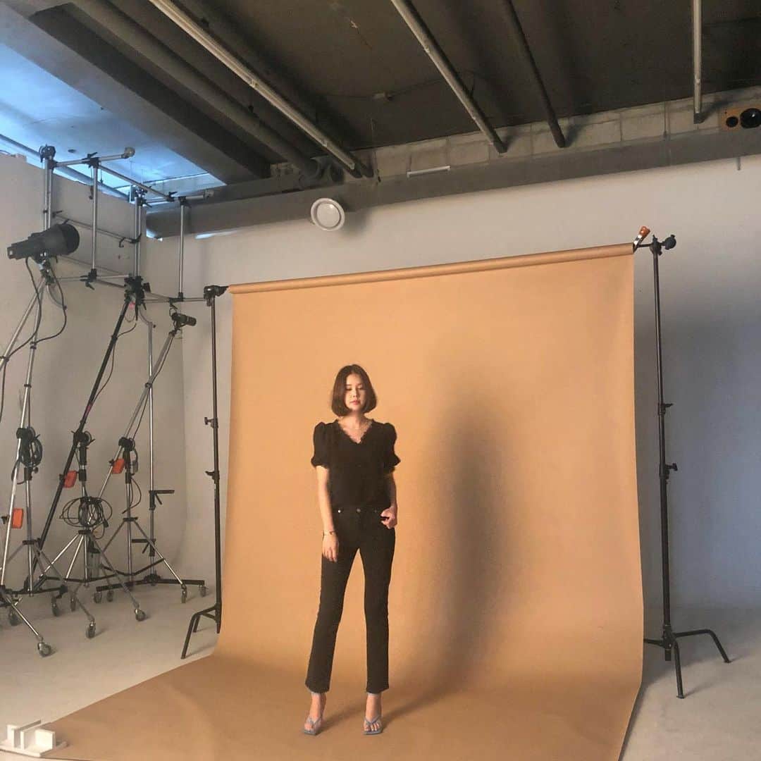 パク・ウンジさんのインスタグラム写真 - (パク・ウンジInstagram)「성격이 급한 저는..먼저 가을로 갔다왔어요🍂. . 이지쓰들 빗길에 안전 운전 하세요🙏. . @egeepark_official FW coming soon」8月6日 19時33分 - egeeparkcom