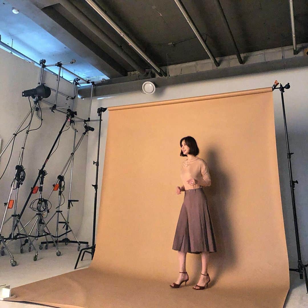 パク・ウンジさんのインスタグラム写真 - (パク・ウンジInstagram)「성격이 급한 저는..먼저 가을로 갔다왔어요🍂. . 이지쓰들 빗길에 안전 운전 하세요🙏. . @egeepark_official FW coming soon」8月6日 19時33分 - egeeparkcom