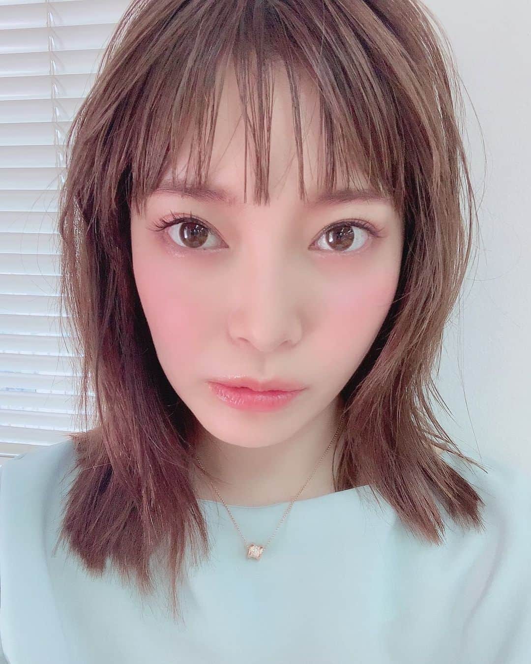 田中良子さんのインスタグラム写真 - (田中良子Instagram)「プロのヘアメイクさんにセットしてもらって今っぽくなりました #スタイリング #ヘアセット #濡れ髪」8月6日 19時31分 - tanakaryoko102