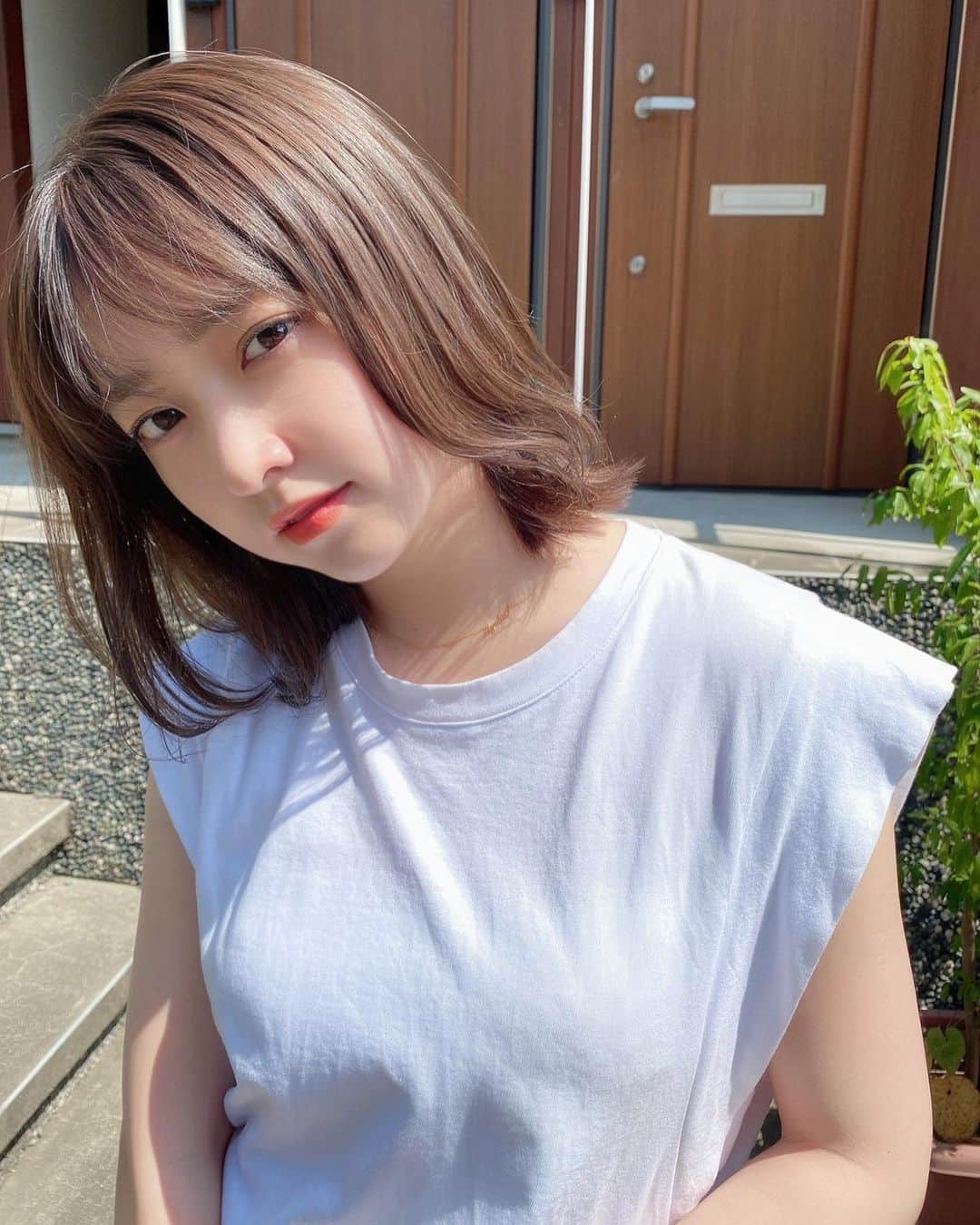 大野愛友佳のインスタグラム：「今回も整えてくれてありがとう〜。 @koooooichi1126  . . トリートメント導入もしてくれたりと 夏ダメージも念入りにケアしてくれてた✨ . いつもとってもお世話になってます◡̈ . . . #gigi#表参道美容院#原宿美容院#ボブヘアー#ボブスタイル#ヘアカットモデル#ミディアムヘアー#ナチュラルカラー#トリートメントモデル#表参道ヘアサロン#キューティクルケア#ダメージケア#トリートメント導入#ヘアケア」