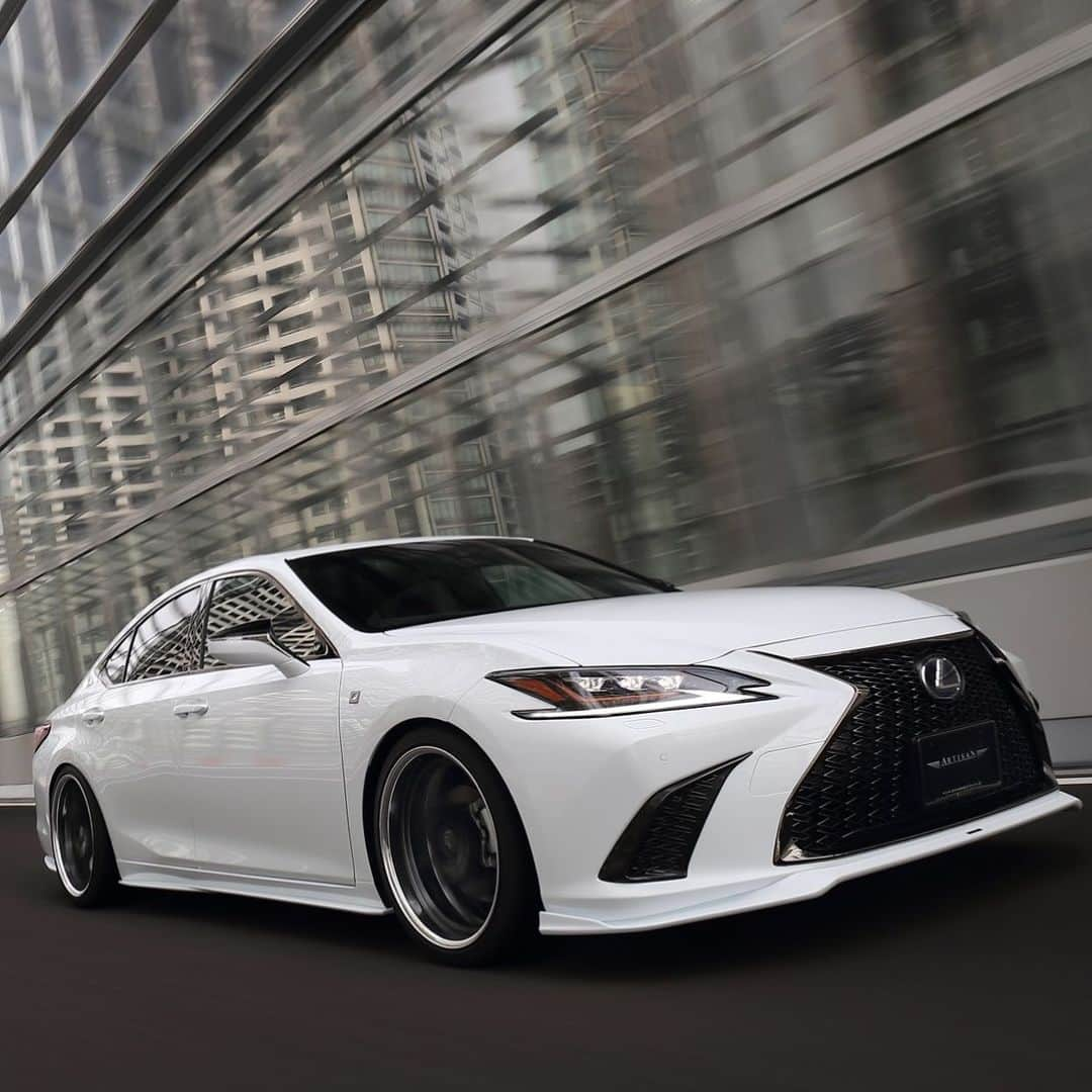 Spirits Artisanさんのインスタグラム写真 - (Spirits ArtisanInstagram)「Lexus ES F SPORT  Bodykit：Artisanspirits/// Sportsline blacklabel #artisanspirits  #lexus #lexuses #lexuses300 #lexuses300h  #レクサス #レクサスes #レクサスes300 #レクサスes300h #esfsport  #lxstnd #lexustuned #lexususa #evasivemotorsports #butlertire #ravspec #jworksunlimited #premierautowerkz #suvproject #kanooperformance #車庫小舗 #nigeljdmparts #トラウム  #car_life_staff #bondtokyo #bondosaka #advanced_auto_performance  #otto.auto.service #mr__lexus #jackspna」8月6日 20時16分 - artisan_spirits