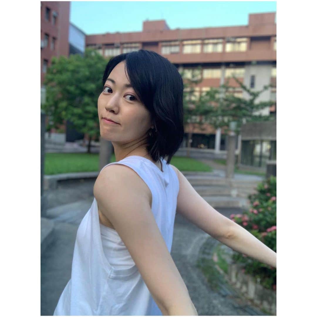 煌月爽矢のインスタグラム：「.﻿ .﻿ campus life...♡︎॰⋆̥︎॰⋆̥︎﻿ ﻿ ﻿ ﻿ 這個學期也快要結束了﻿ 時間過得真的快…﻿ 我繼續好好學習﻿ ﻿ ﻿ #台湾﻿ #台湾生活 #毎日暑いけど…ずっと室内にいるから思ってたよりも台湾の夏乗り切れそう #夏休み感  #けど夏休みは無い」