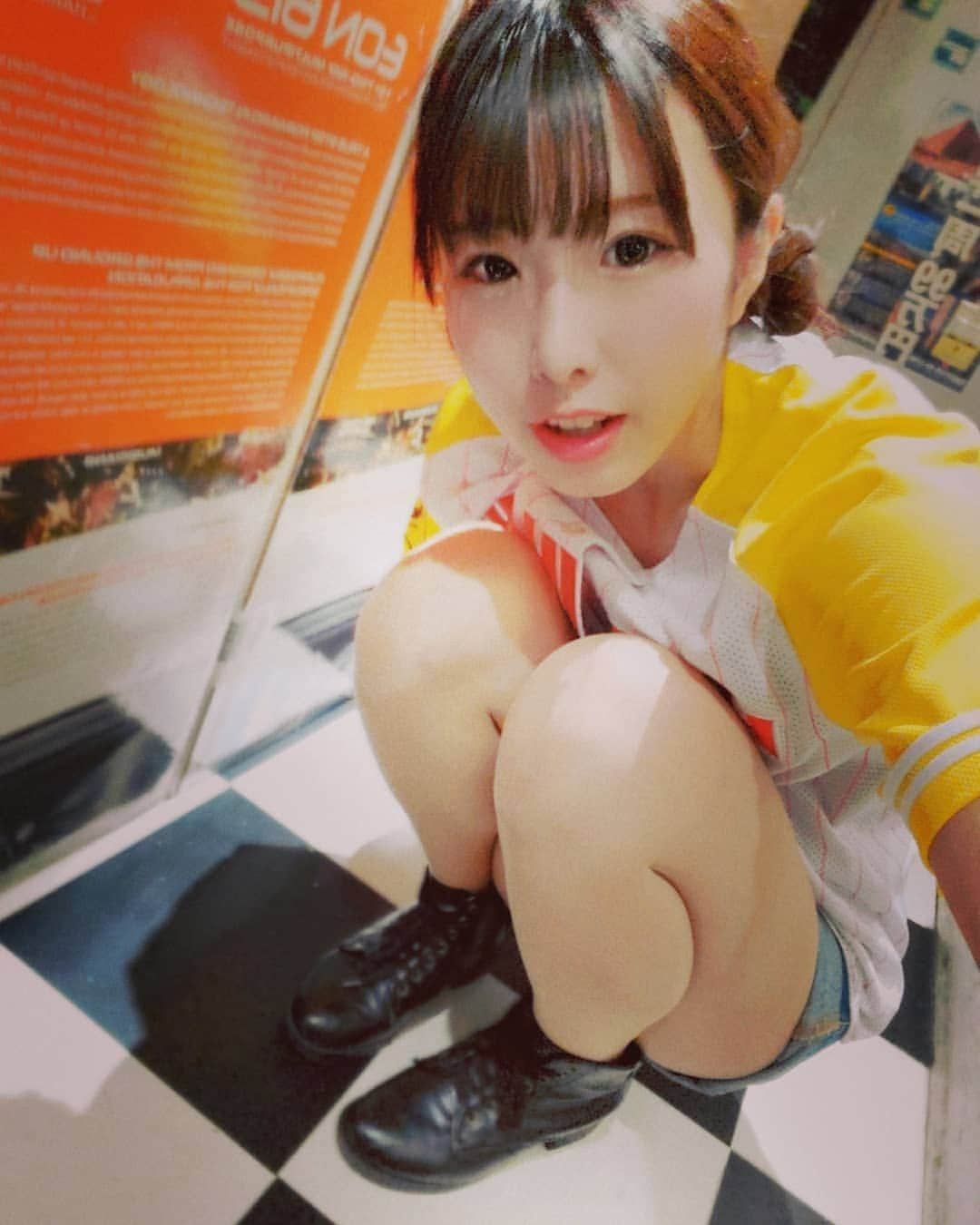 椎原えみさんのインスタグラム写真 - (椎原えみInstagram)「2020.08.04.Tuesday . . .  スポーツ女子って感じ。 . . . #民族ハッピー組  #椎原えみ #美脚女子 #美脚 #followｍe #脚フェチ #足フェチの皆様お待たせしました  #足フェチ  #モデル #アイドル #フォロー歓迎  #あしすたぐらむ #あしたすたぐらまー #脚フェチの皆様お待たせしました #sexy #legs #水泳 #美脚 #美脚女子 #beautifullegs #japaneseidol #japanesegirl #えみあし #beautiful #photomodel #photography #Japan #girl #SHANK #美脚女子 #美脚 #足長効果  #脚フェチ #足フェチの皆様お待たせしました  #足フェチ  #モデル #model  #cute」8月6日 11時40分 - emi.s_mh