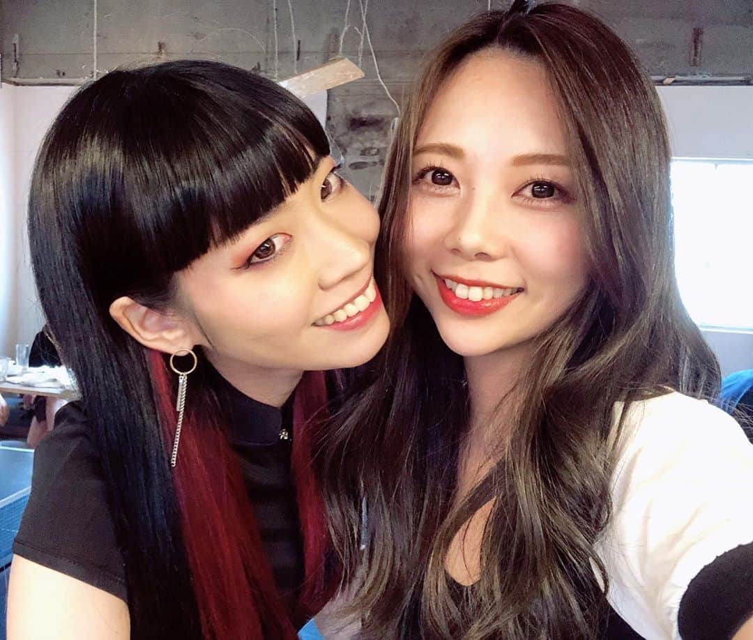 西村季里子のインスタグラム：「・ お誕生日おめでとうかなか🌹  どれだけ好きで感謝してるかは 日々その都度伝えてるんだけど 言葉じゃ足りないくらい好き！  ネガティブなわたしを いつも肯定して褒めてくれて 全力で愛を注いでくれる😭❤️ 結婚したい🥺🥺🥺🥺🥺🥺  素敵な一年になりますように🥀 いつもありがとう！  #happybirthday#kanaka #beautiful#美しい女性  #生まれてきてくれてありがとう #これからもよろしくね」