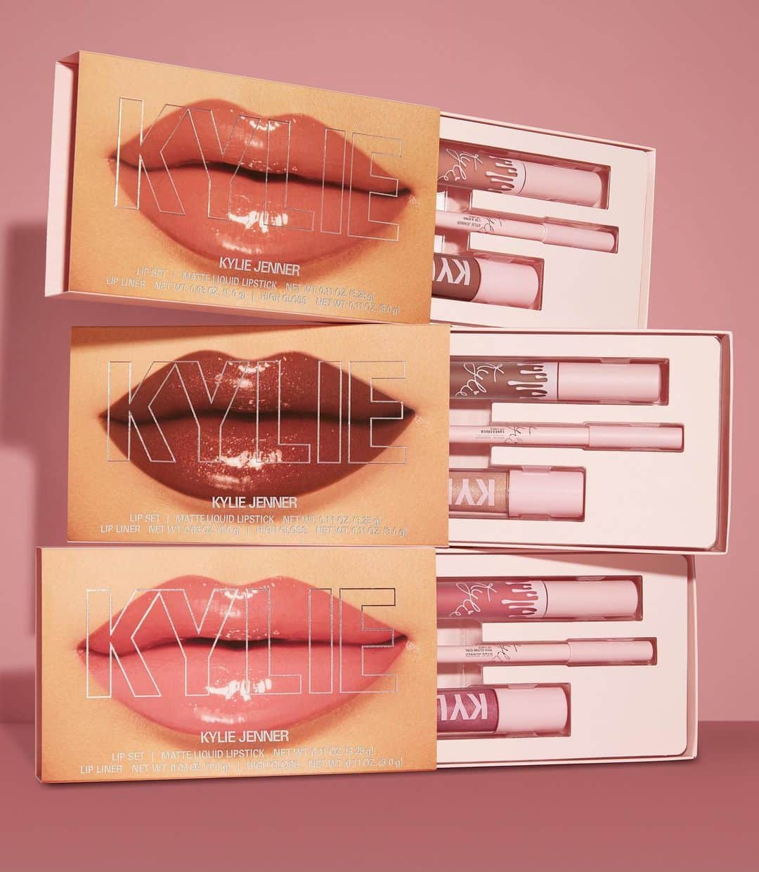 Kylie Cosmeticsさんのインスタグラム写真 - (Kylie CosmeticsInstagram)「Surprise 💕 3 NEW Lip Sets launch Friday with all new shades inside! Each set comes with a Lip Liner, Matte Liquid Lipstick and High Gloss for $36 ✨ ⠀ ⠀ Lip Sets shown from top to bottom:⠀ 💋 1 Of A Kind Lip Set⠀ 💋 Lovestruck Lip Set⠀ 💋 You Glow Girl Lip Set⠀ ⠀ Launching Friday August 7th 9am pst on KylieCosmetics.com ✨」8月6日 12時00分 - kyliecosmetics