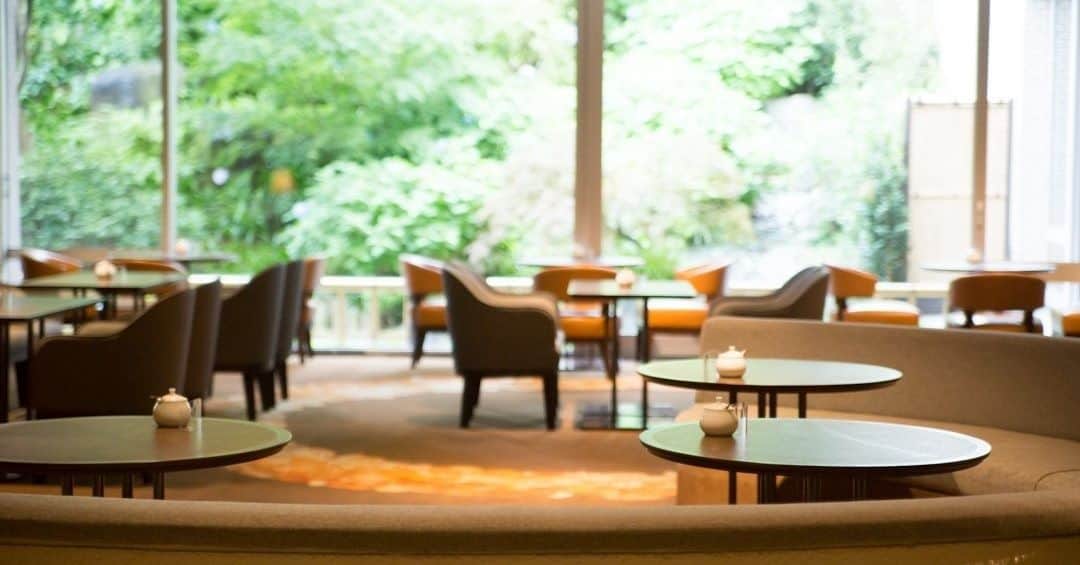 東京プリンスホテルさんのインスタグラム写真 - (東京プリンスホテルInstagram)「窓の外の緑を眺めながら、ティータイム。⁣ 四季折々の風景をお楽しみいただけます。⁣ ⁣ Have a tea time while looking out at the green outside the window.⁣ You can enjoy the scenery of each season.⁣ ⁣ Share your own images with tagging by @tokyoprincehotel⁣ —————————————————————⁣ #東京プリンスホテル #tokyoprincehotel⁣ #プリンスホテル #princehotel⁣ ⁣ #日本 #JAPAN #東京 #tokyo⁣ #ピカケ #pikake」8月6日 12時00分 - tokyoprincehotel