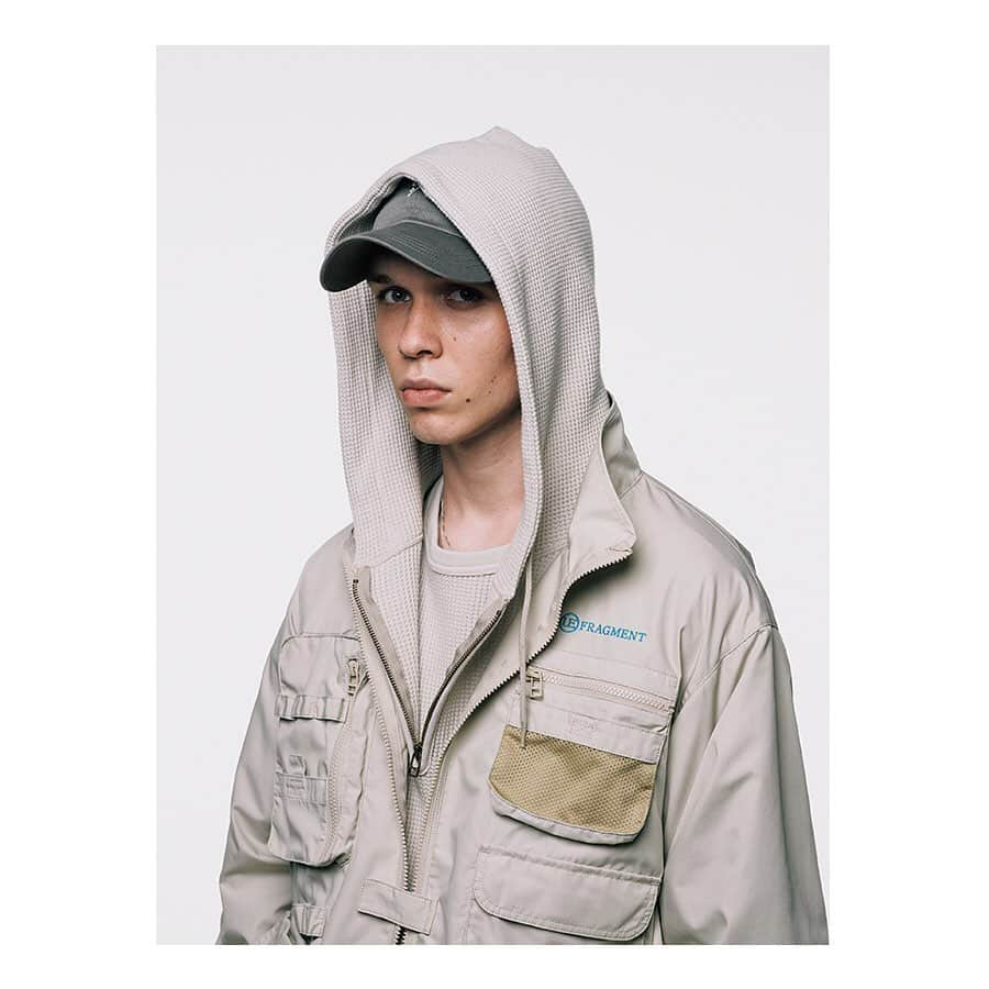 ソフさんのインスタグラム写真 - (ソフInstagram)「uniform experiment 2020-21A/W COLLECTION 2020.8.7 FRI. START ⠀ ・MULTI POCKET JACKET : ¥45,000 + TAX ・WASHED VINTAGE WAFFLE WIDE HALF ZIP HOODIE : ¥25,000 + TAX ・WAFFLE WIDE TEE : ¥13,000 + TAX ・AUTHENTIC COTTON CAP : ¥7,000 + TAX ⠀ 8/7(金)よりSOPHNET. , uniform experiment 2020-21A/W COLLECTIONが、SOPH.shop、SOPH.dealer、SOPH. ONLINE STOREにてスタートします。 *SOPH. ONLINE STOREでは同日正午よりスタートします。 ⠀ 立ち上がりを華やかに彩るラインナップの一部をご紹介。 ⠀ *入荷状況は店舗によって異なりますので、詳細は各店舗までお問い合わせくださいますようお願い申し上げます。 *SOPH.shopでの通販につきましては、8/11(火)からとなります。 ⠀ 2020-21A/Wシーズンもどうぞ宜しくお願いいたします。 ⠀ SOPHNET., uniform experiment 2020-21A/W COLLECTION will start at SOPH.shops, SOPH.dealers and SOPH. ONLINE STORE on 8/7(Fri). *Available at SOPH. ONLINE STORE from 12:00pm(JST) on 8/7(Fri). ⠀ We will introduce a part of the lineup release at the start of the collection. ⠀ *The availability varies stores, so please contact each store for details. *As for the mail order at SOPH.shops, it starts from 8/11(Tue). ⠀ We hope you will enjoy our 2020-21A/W collection. ⠀ www.soph.net/shop/ . #uniformexperiment #FRAGMENT  #FRGMT #0807_2021AW_START @fujiwarahiroshi」8月6日 12時04分 - soph_co_ltd