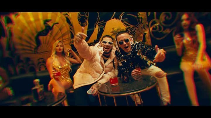ヤンデルのインスタグラム：「Porque ustedes lo pidieron y nosotros obedecemos. Aqui el video de #PorMiReggaeMuero2020 @anuel  Dale para mi canal de @Youtube  #QuienContraMiParte2 #QCM2 🎥 @gusfilm」