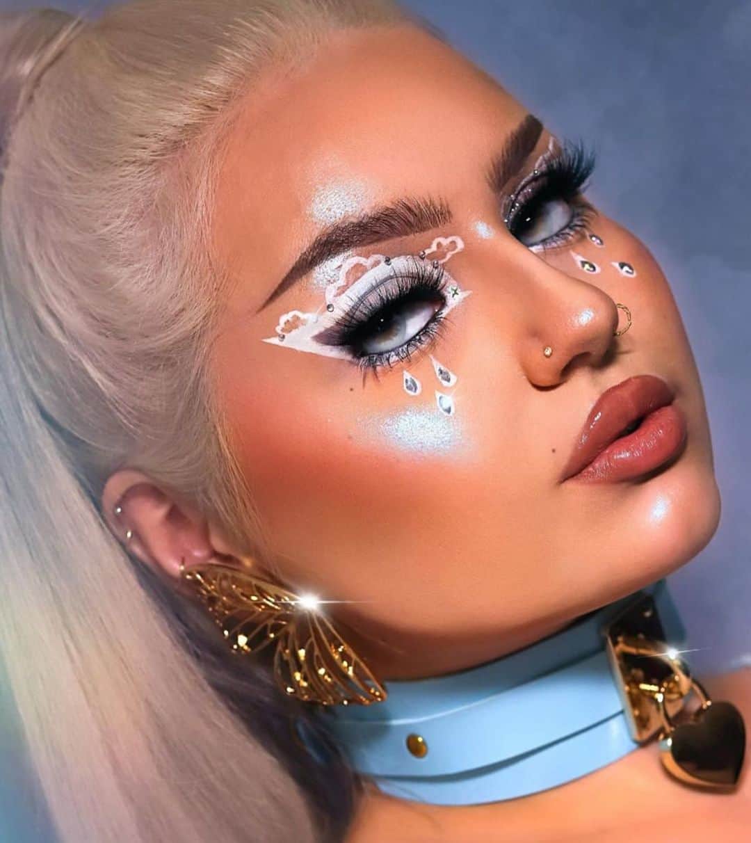 Jeffree Star Cosmeticsさんのインスタグラム写真 - (Jeffree Star CosmeticsInstagram)「Dripping diamonds 💎💦 @sarinanexie created this gorgeous look using our #magicstar concealer in the shade C4 & our #extremefrost in the shade Gag Me 💙 #jeffreestarcosmetics」8月6日 12時12分 - jeffreestarcosmetics