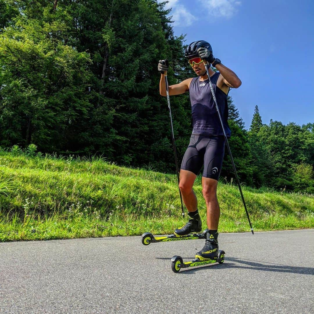 渡部暁斗さんのインスタグラム写真 - (渡部暁斗Instagram)「Let’s get hot summer rolling🏖 #Goldwin #TeamOakley #fischerski #swix #poc #thenorthface #アミノバイタル」8月6日 12時26分 - wtbakt