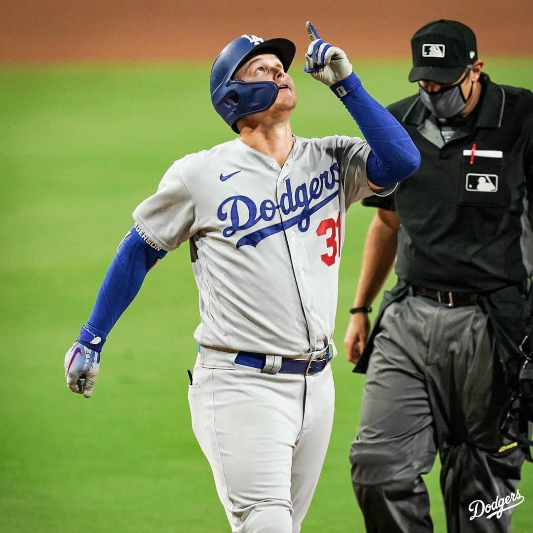 Los Angeles Dodgersさんのインスタグラム写真 - (Los Angeles DodgersInstagram)「You dropped this, @yungjoc650: 👑」8月6日 12時42分 - dodgers