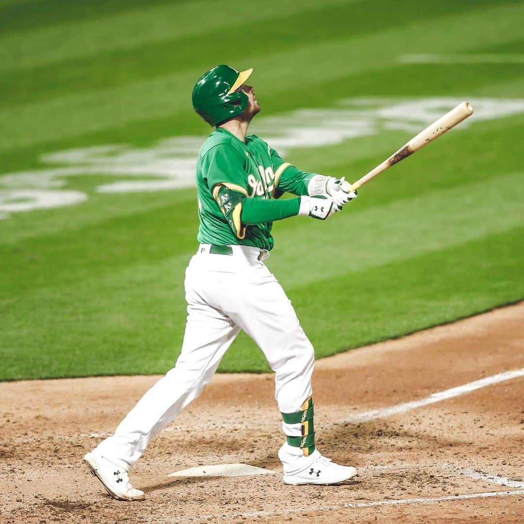 オークランド・アスレチックスさんのインスタグラム写真 - (オークランド・アスレチックスInstagram)「Austin Allen didn’t wanna hit the first homer of his career out of the yard, he was aiming for the moon! #RootedInOakland」8月6日 12時50分 - athletics