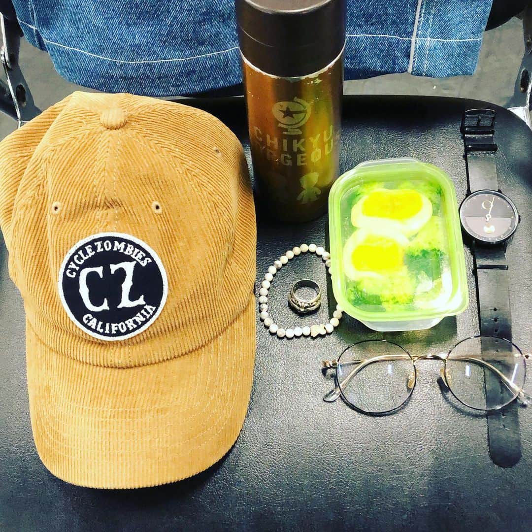 風間由次郎のインスタグラム：「🥦🥚⌚️💍🧢☕️👓」