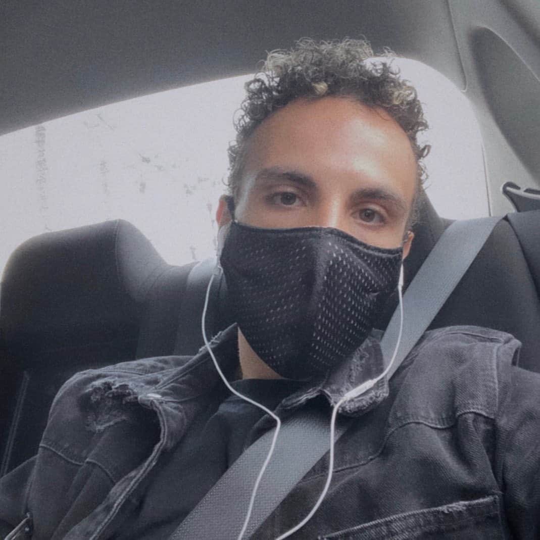 フェイスのインスタグラム：「sending love to everyone. we got this ♥️」